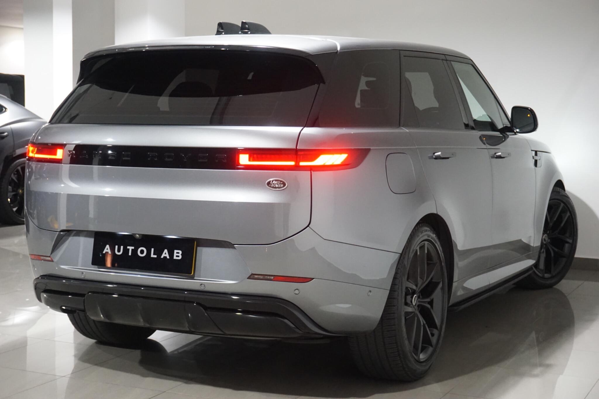 Land Rover Range Rover Sport 3.0 D300 MHEV Dynamic SE SUV 5dr Diesel Auto 4WD Euro 6 (s/s) (300 ps)